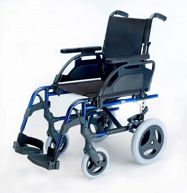 Breezy Premium en azul con ruedas pequeñas